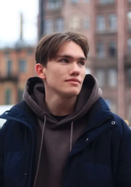 Я Ян Ян, 20, из Санкт-Петербурга, ищу знакомство для приятного времяпровождения