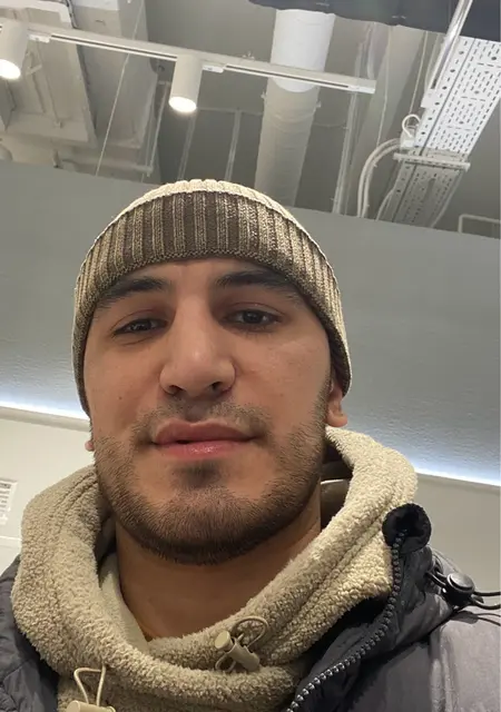 Я Азат, 27, знакомлюсь для вирта в Москве