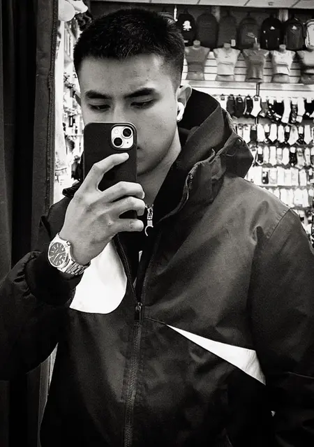 Я Sarik, 22, из Новоуральска, ищу знакомство для приятного времяпровождения