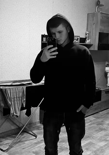 Артём из Нягани, мне 23, познакомлюсь для дружбы