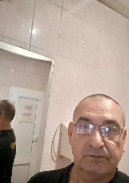 Демис из Шахт, мне 59, познакомлюсь для приятного времяпровождения