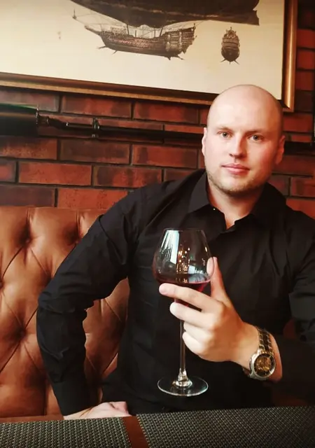 Павел из Калининграда, ищу на сайте знакомства без обязательств