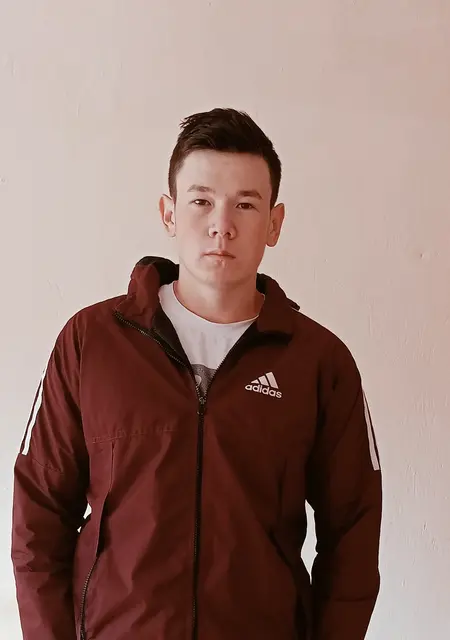 Артур из Ишимбая, мне 21, познакомлюсь на одну ночь