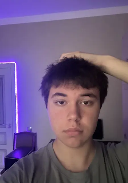 Я Илья, 20, знакомлюсь без обязательств в Геленджике