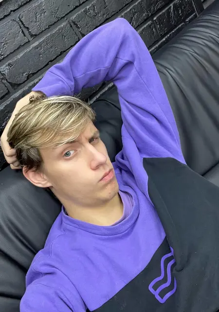 Я Станислав, 20, из Москвы, ищу знакомства на одну ночь