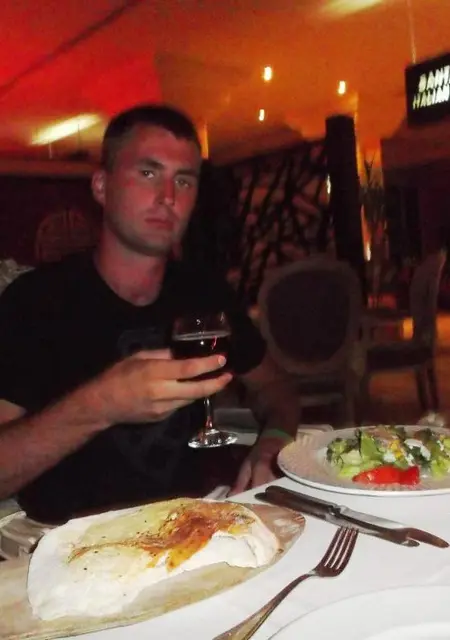 Я Владимир, 25, из Судака, ищу знакомства на одну ночь